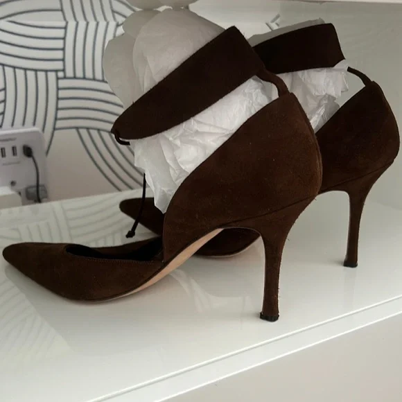 Dark brown suede Manolo Blanik ankle tie heels in size 38 1/2. - Picture 1 of 3